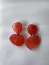 Load image into Gallery viewer, FLATBEAD EARRING RED
